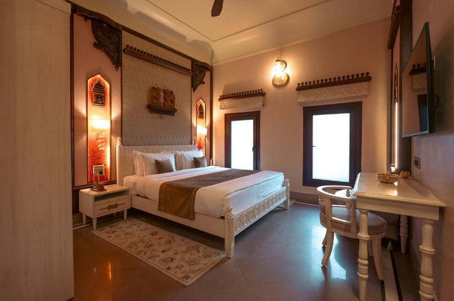 brijrama palace varanasi by the ganges