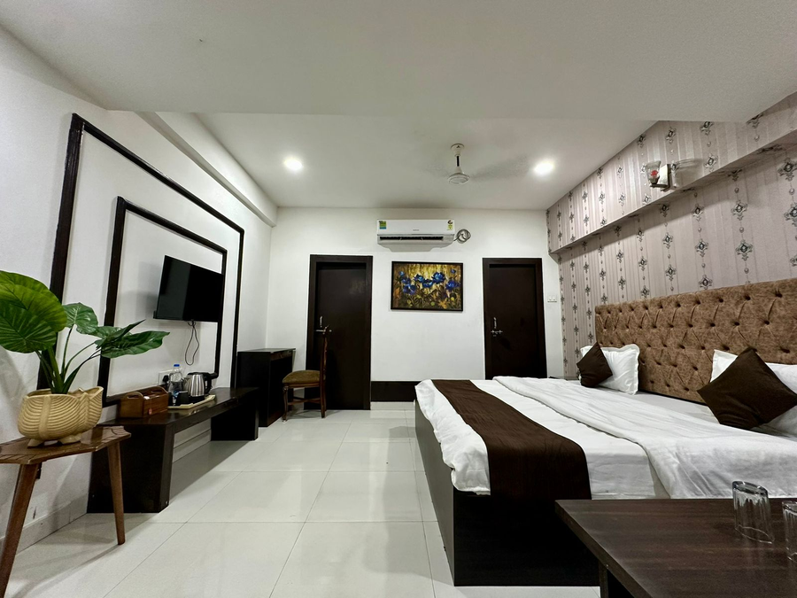 hotel deendayal