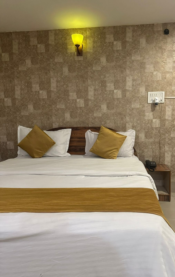 hotel deendayal