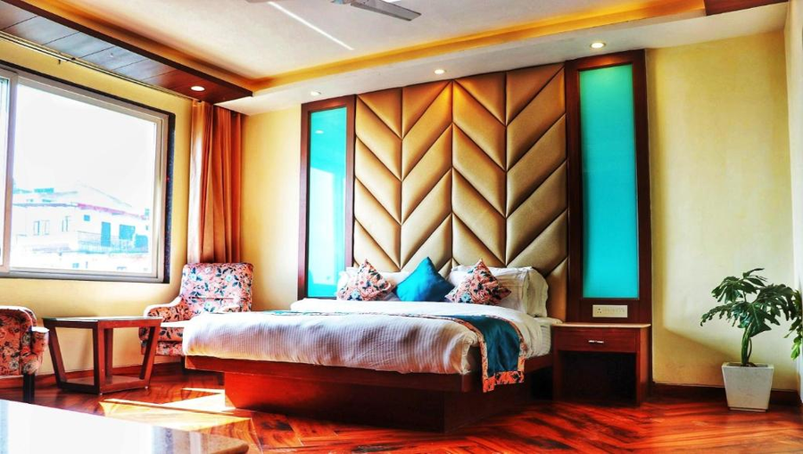 the kenilworth mussoorie by stotrak on mall road with on site parking