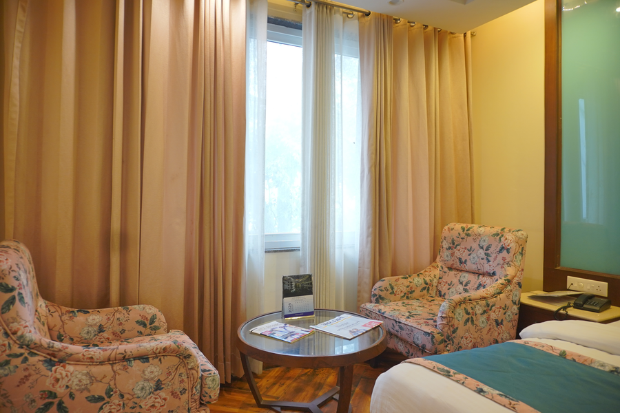 the kenilworth mussoorie by stotrak on mall road with on site parking