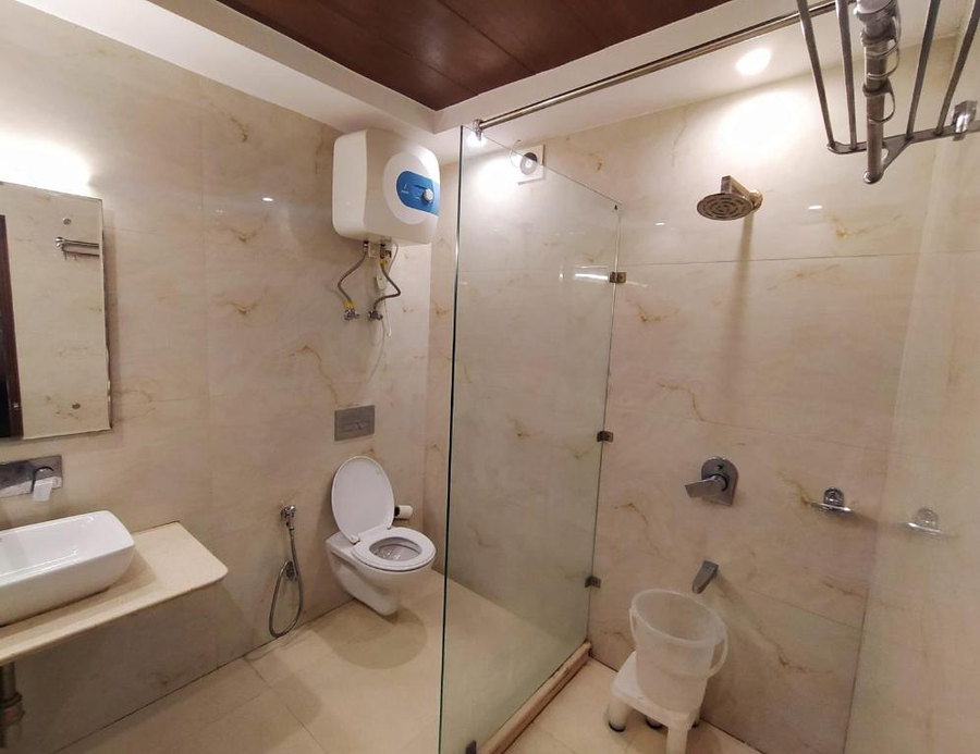 the kenilworth mussoorie by stotrak on mall road with on site parking