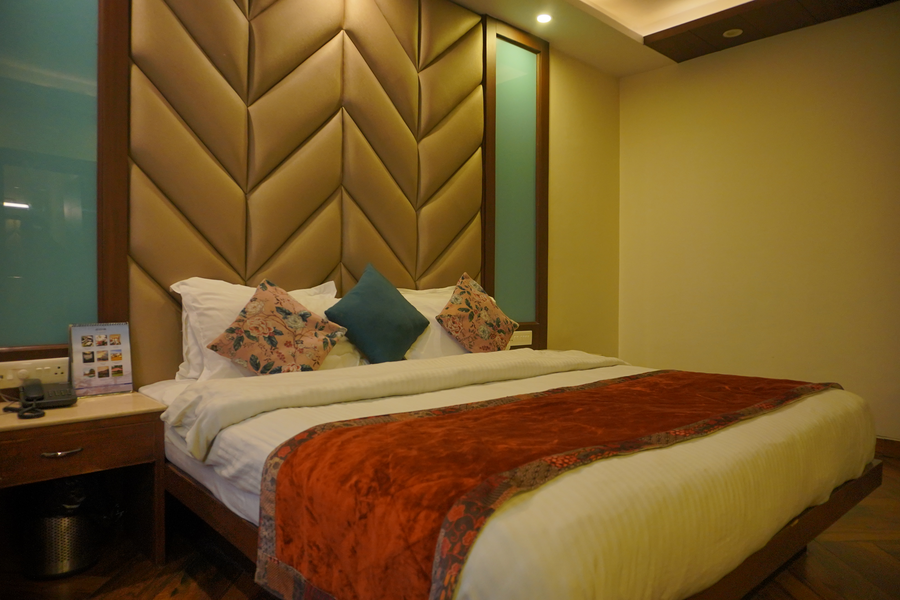 the kenilworth mussoorie by stotrak on mall road with on site parking