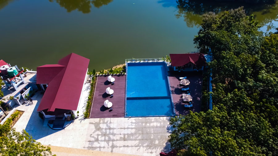 noune resort