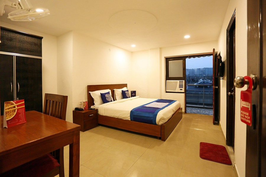 Hotel Ravin,New Igi Airport,3 star