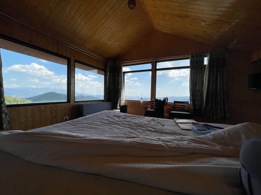 hotel himalayan escape