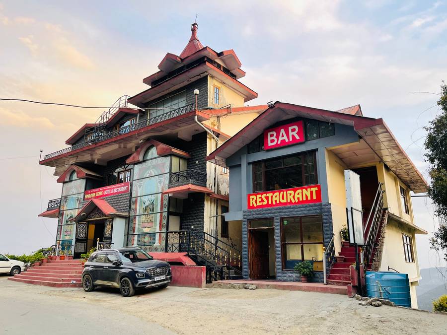 hotel himalayan escape