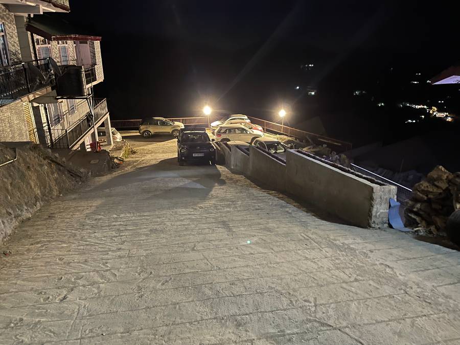 hotel himalayan escape