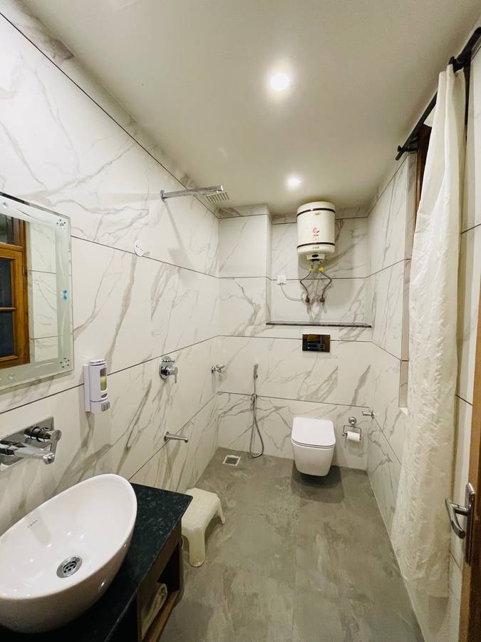 hotel himalayan escape