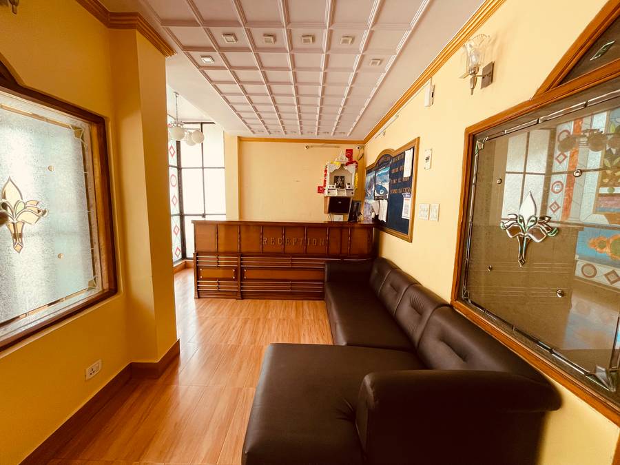 hotel himalayan escape