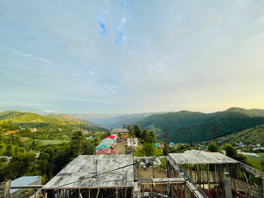 hotel himalayan escape