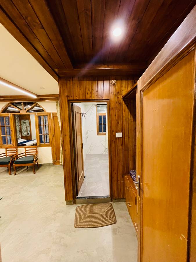 hotel himalayan escape