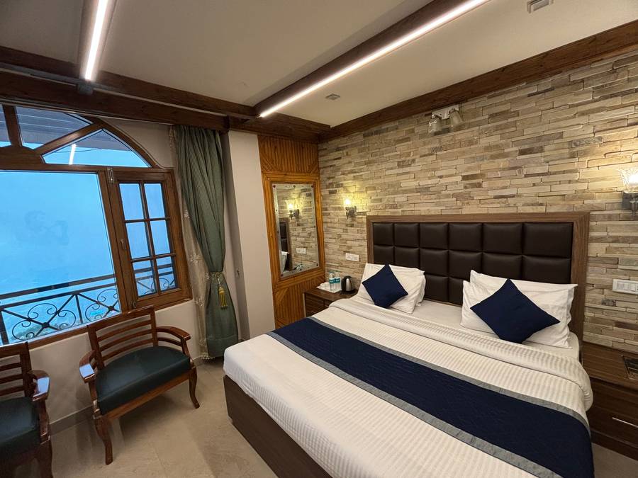 hotel himalayan escape