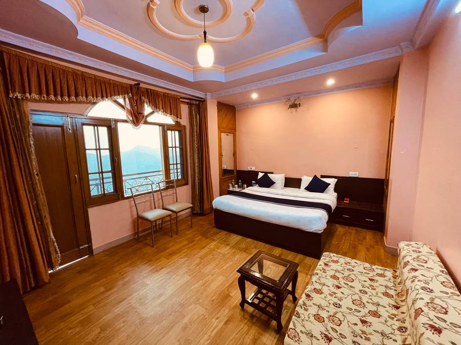 hotel himalayan escape