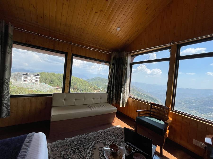 hotel himalayan escape