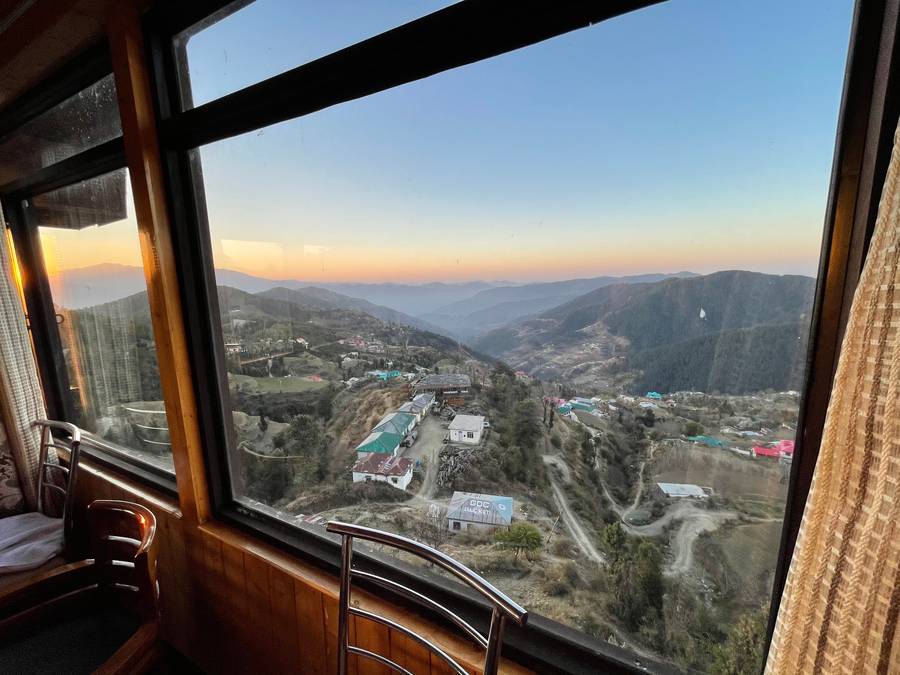 hotel himalayan escape