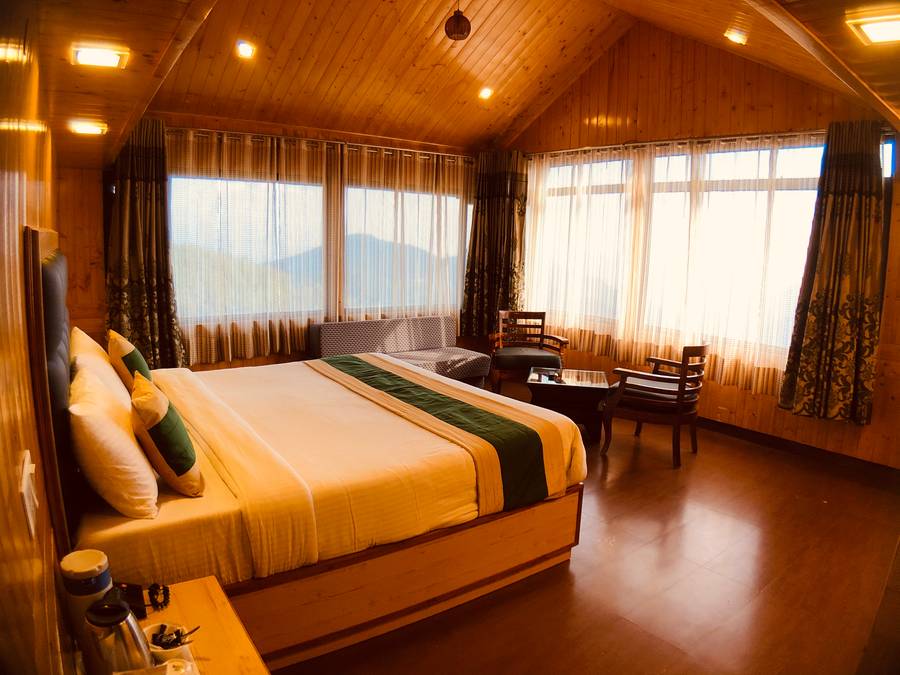 hotel himalayan escape