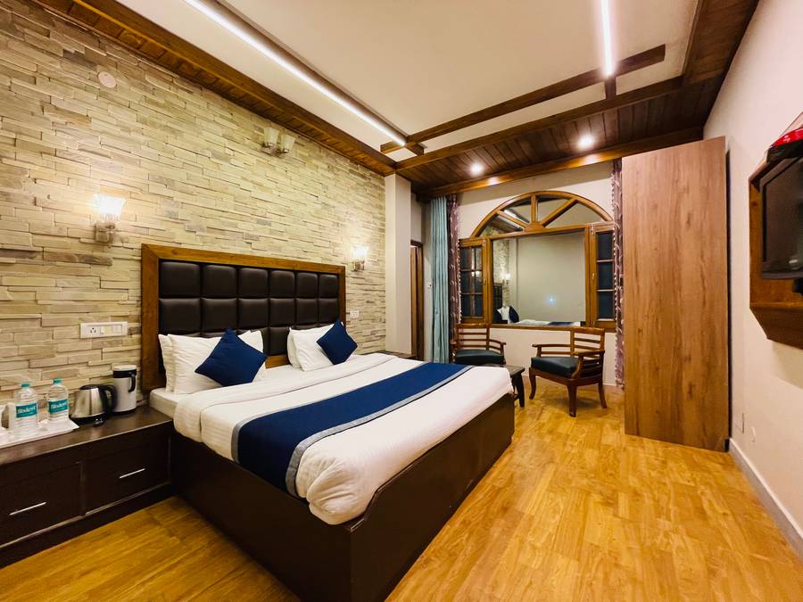 hotel himalayan escape