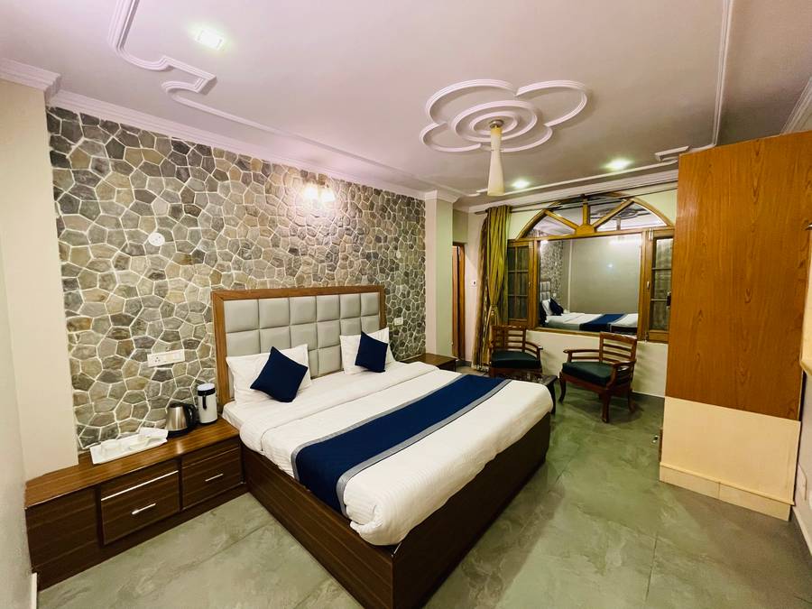 hotel himalayan escape