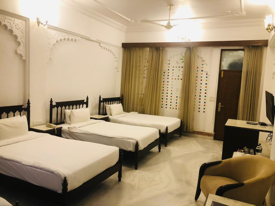 raj kuber a boutique lake view hotel