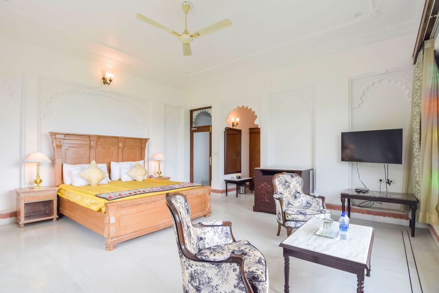 raj kuber a boutique lake view hotel