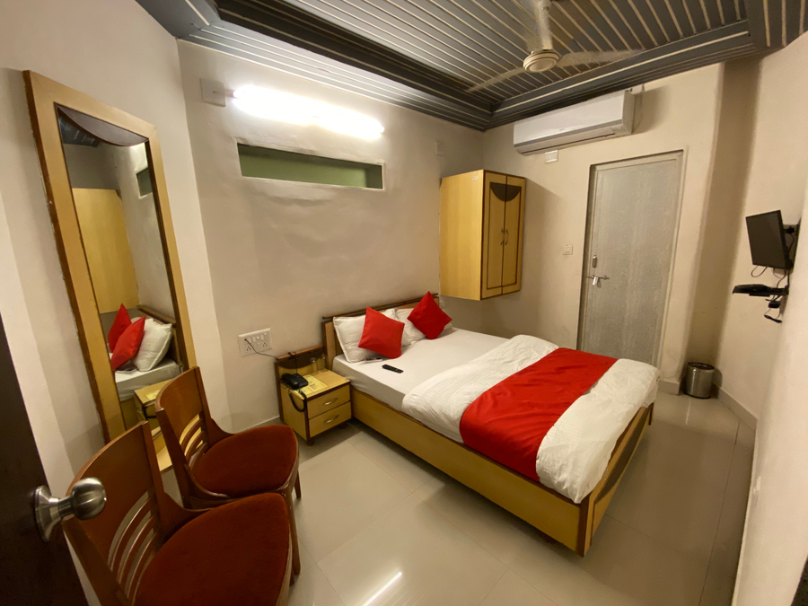 hotel riverfront