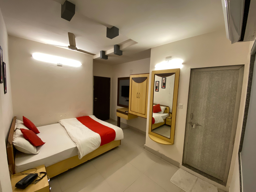 hotel riverfront