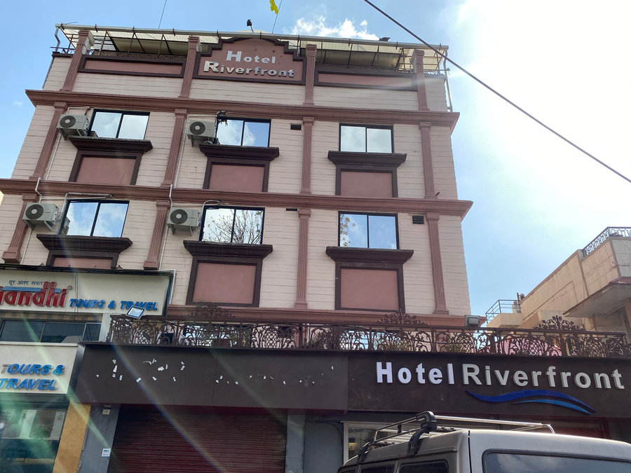 hotel riverfront