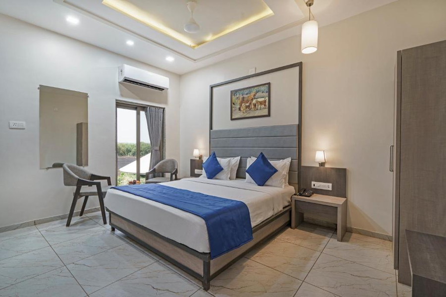 Sterling Gir,Sasan Gir Jungle Safari,3 star