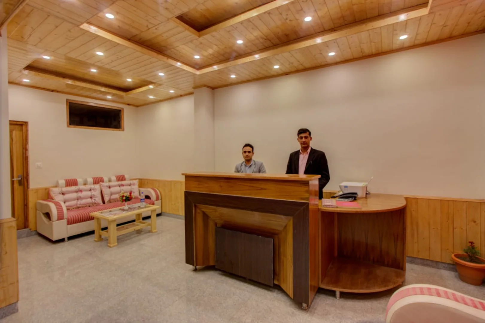 Himalayan Apple Zone Hotel,Shuru Road,3 star