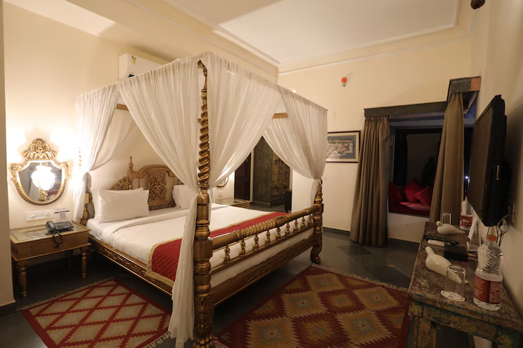 the royal retreat resort and spa