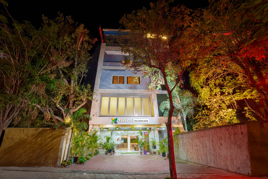 treebo royal empire indore