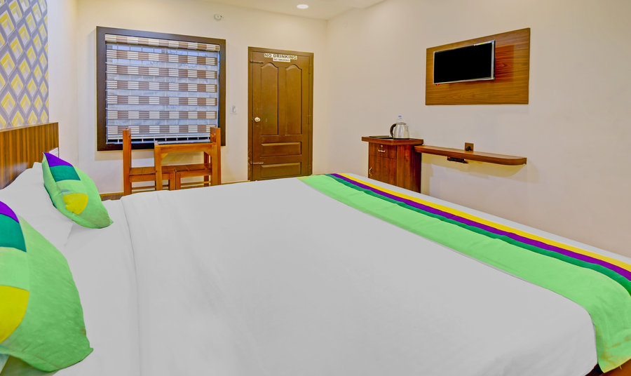 itsy hotels igloo residency raja seat