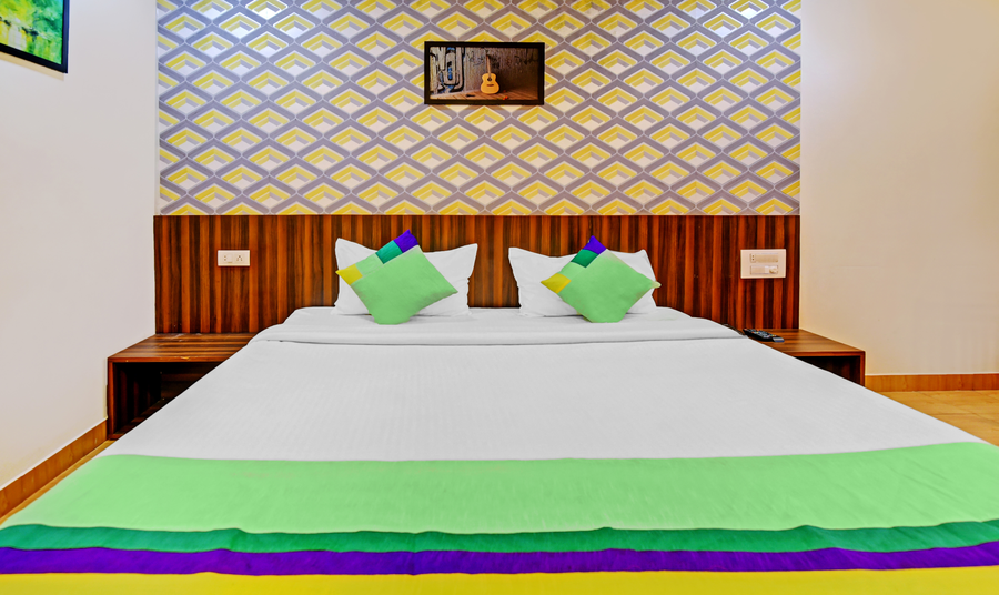 itsy hotels igloo residency raja seat