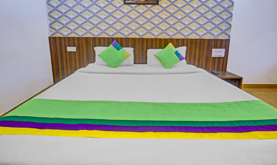 itsy hotels igloo residency raja seat