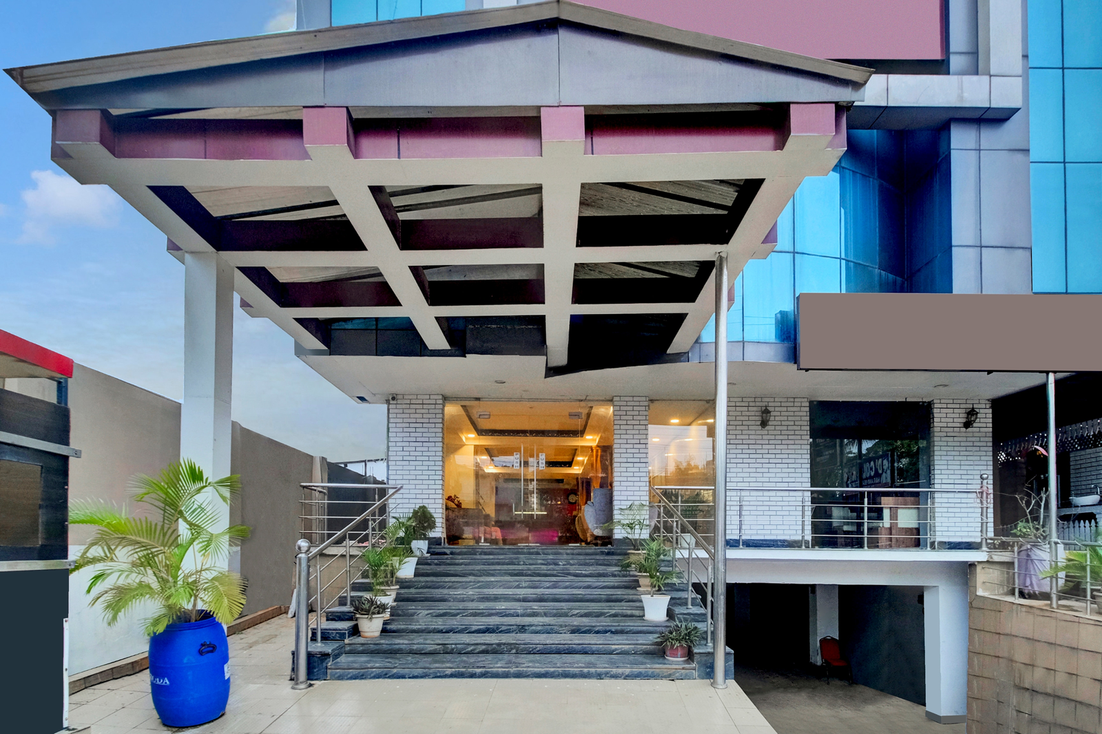 Super Townhouse Grand Majesty Near Medicity,HATIGAON,3 star