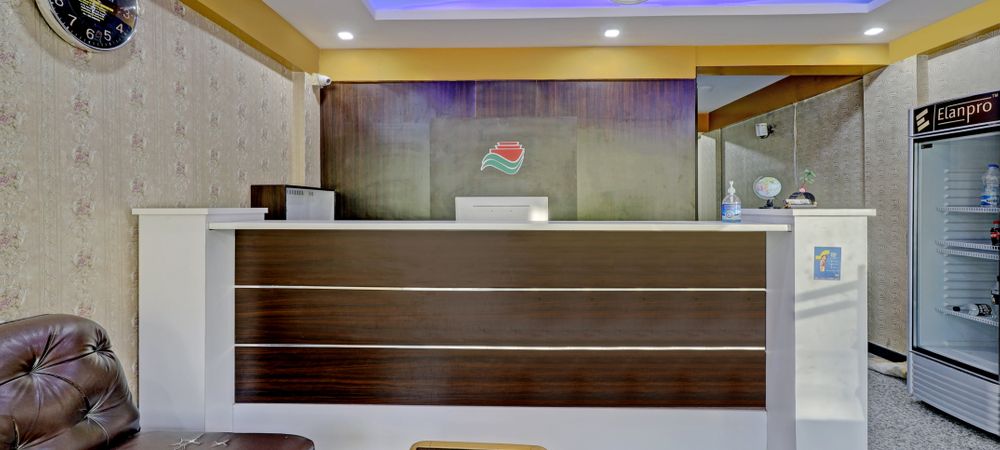 Hotel Palm Emirates,Indiqube, Oracle Building, St.Johns Road Thavarkare, Sg Palya, Opposit, Koramangala, Bengaluru,3 star