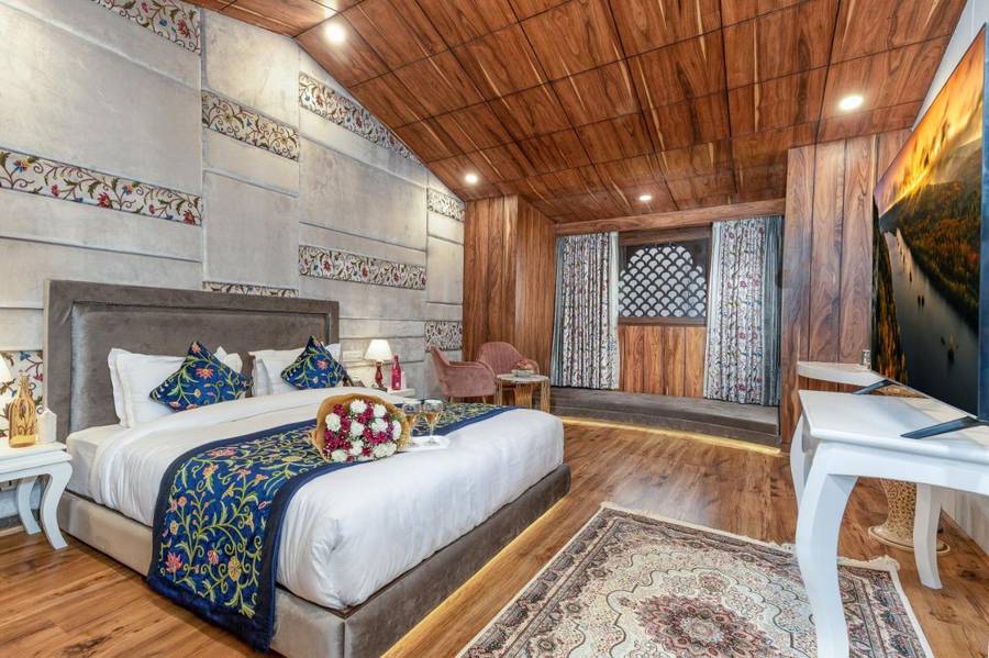 Hotel Snowland Nearby Dal Lake Srinagar,Dal Lake,4 star