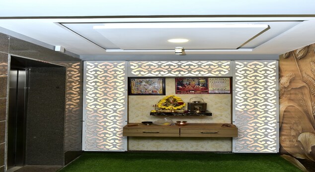 Hotel Royal King By Sky Stays,Gujarat>>Ahmedabad,3 star
