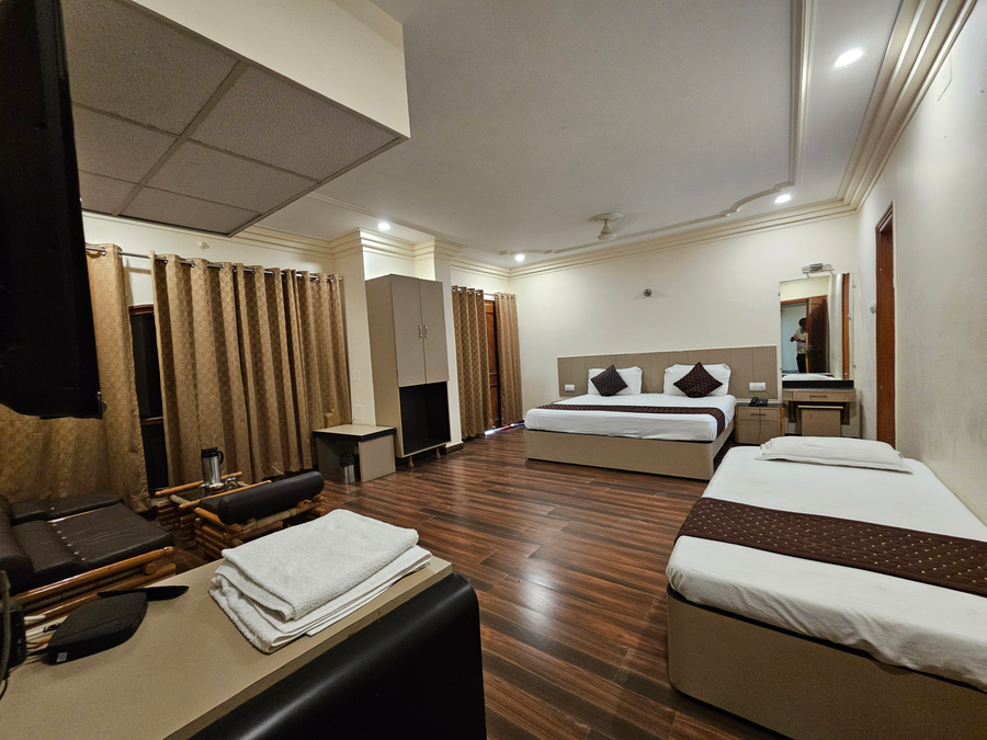 hotel padmini international sigra