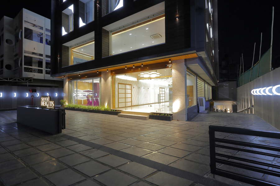 hotel silver heights