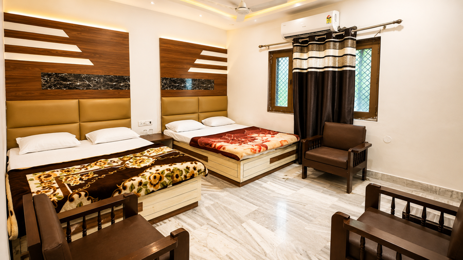 Hotel Marwari,Near Agra Fort,2 star