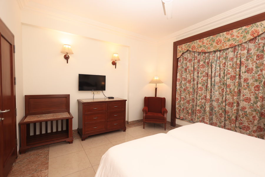 savoy suites noida