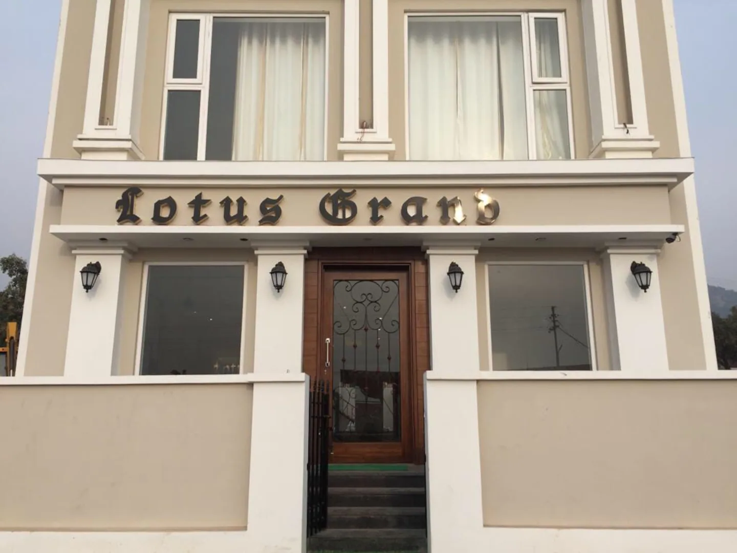 Lotus Grand Akm,,4 star