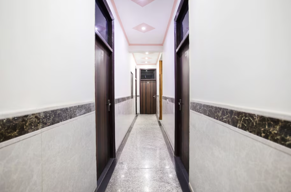 A1 Guest House,Sector 38,3 star