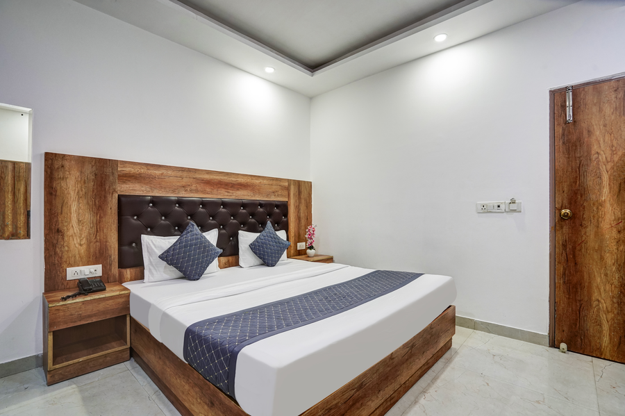 hotel ivy plaza near delhi airport by rmaap group