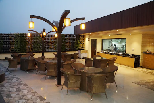 Hotel Shivoy Grand,Bhelupur,3 star