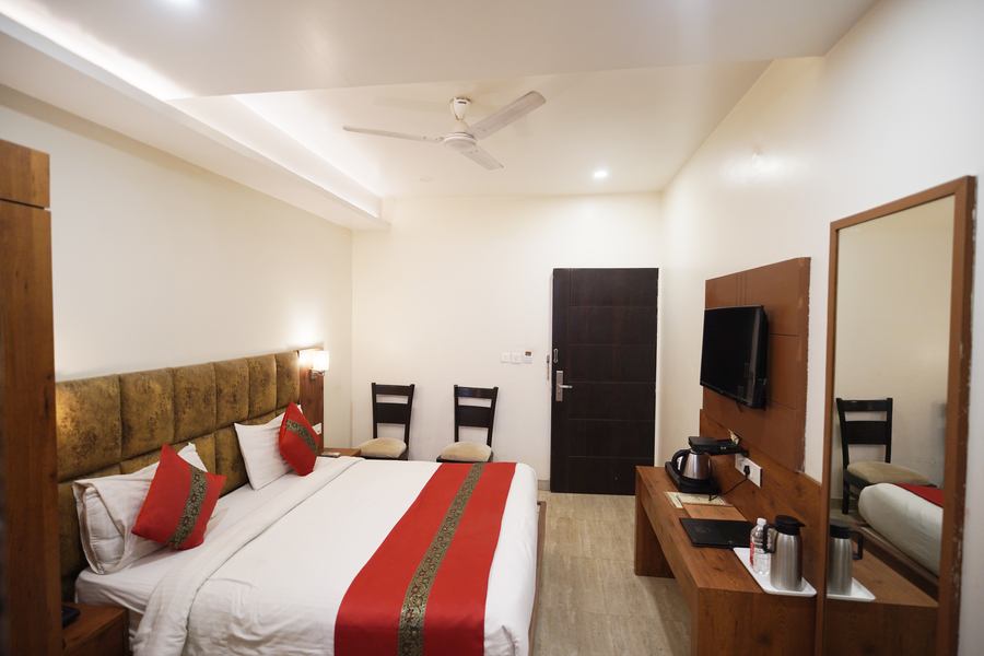 Hotel Shivoy Grand,Bhelupur,3 star