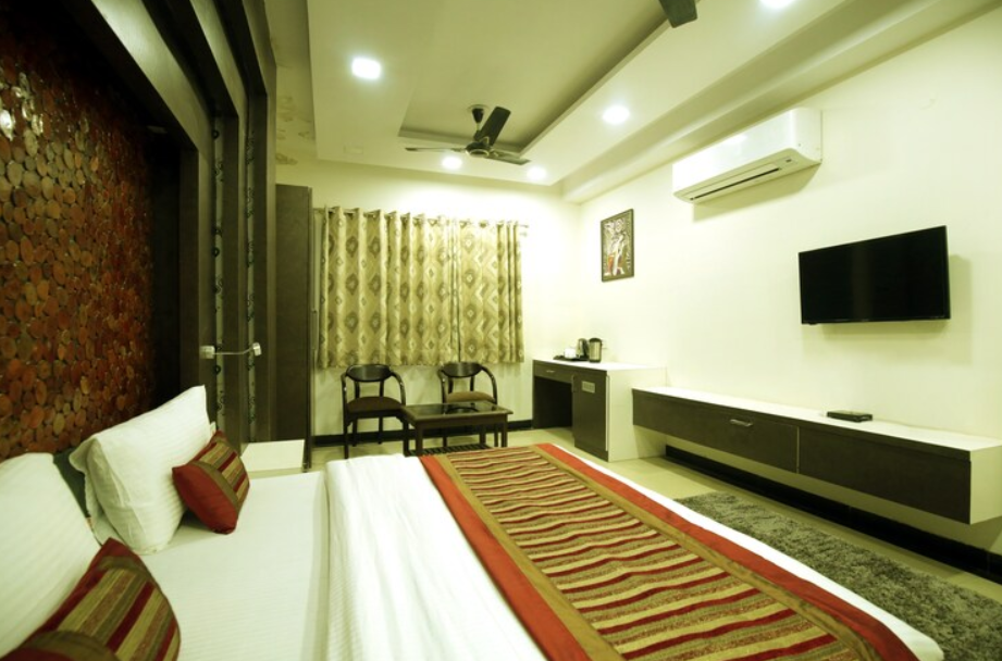 red castle hotel near blk hospital