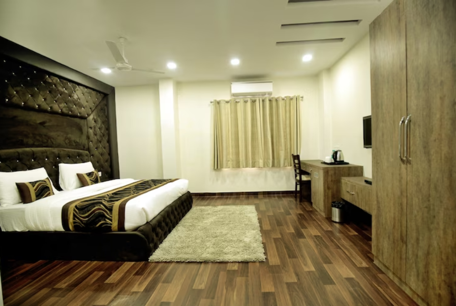 red castle hotel near blk hospital